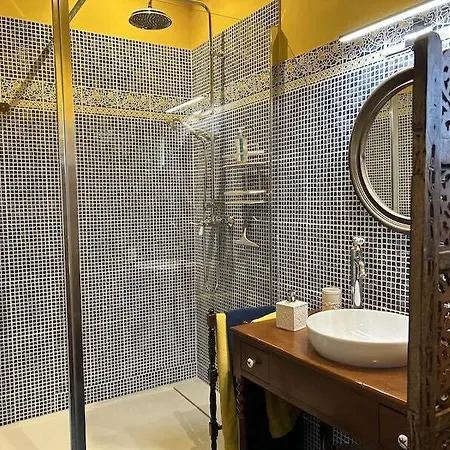 Fontaine Des Magnarelles Hotel Althen-des-Paluds Room photo