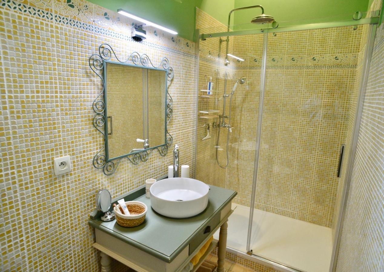 Fontaine Des Magnarelles Guest house 2*