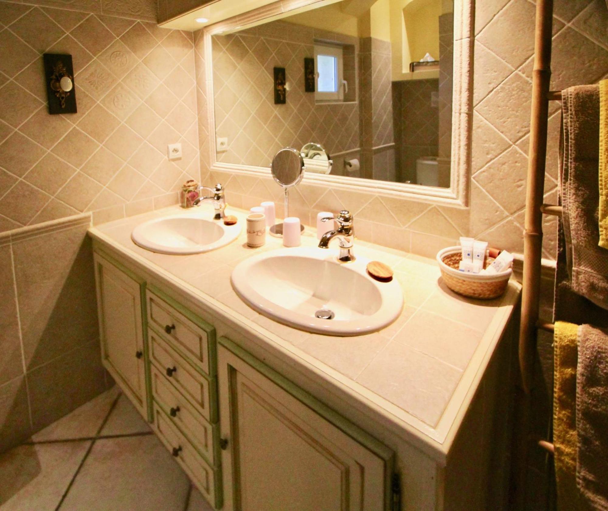 Fontaine Des Magnarelles Guest house 2*