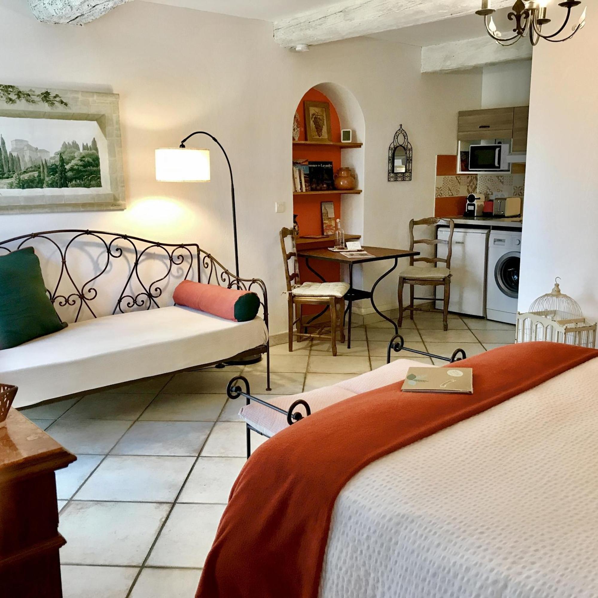 Guest house Fontaine Des Magnarelles